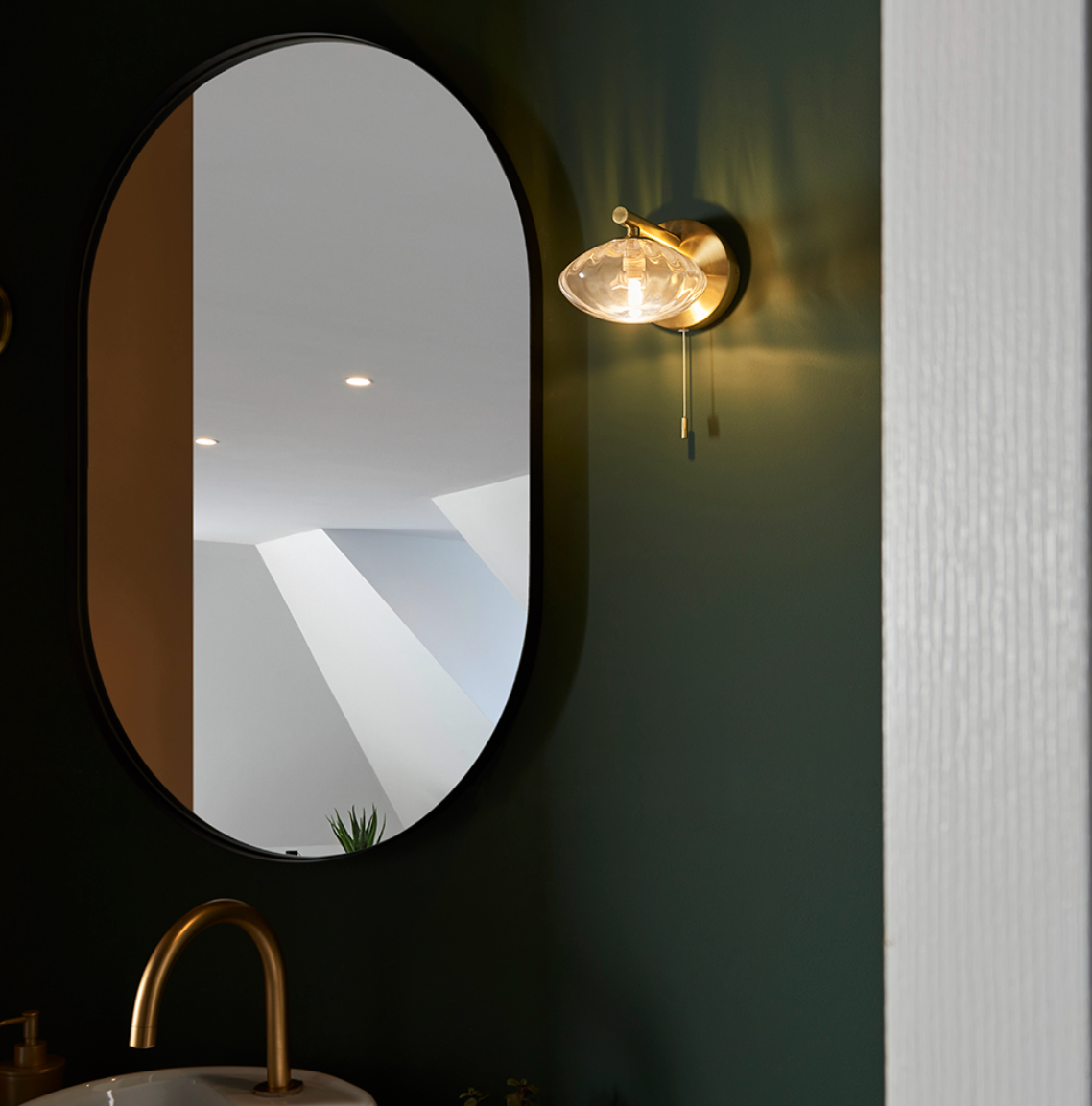Vesilo Lighting Jewel Bathroom IP44 Brushed Gold & Ribbed Glass Wall Light